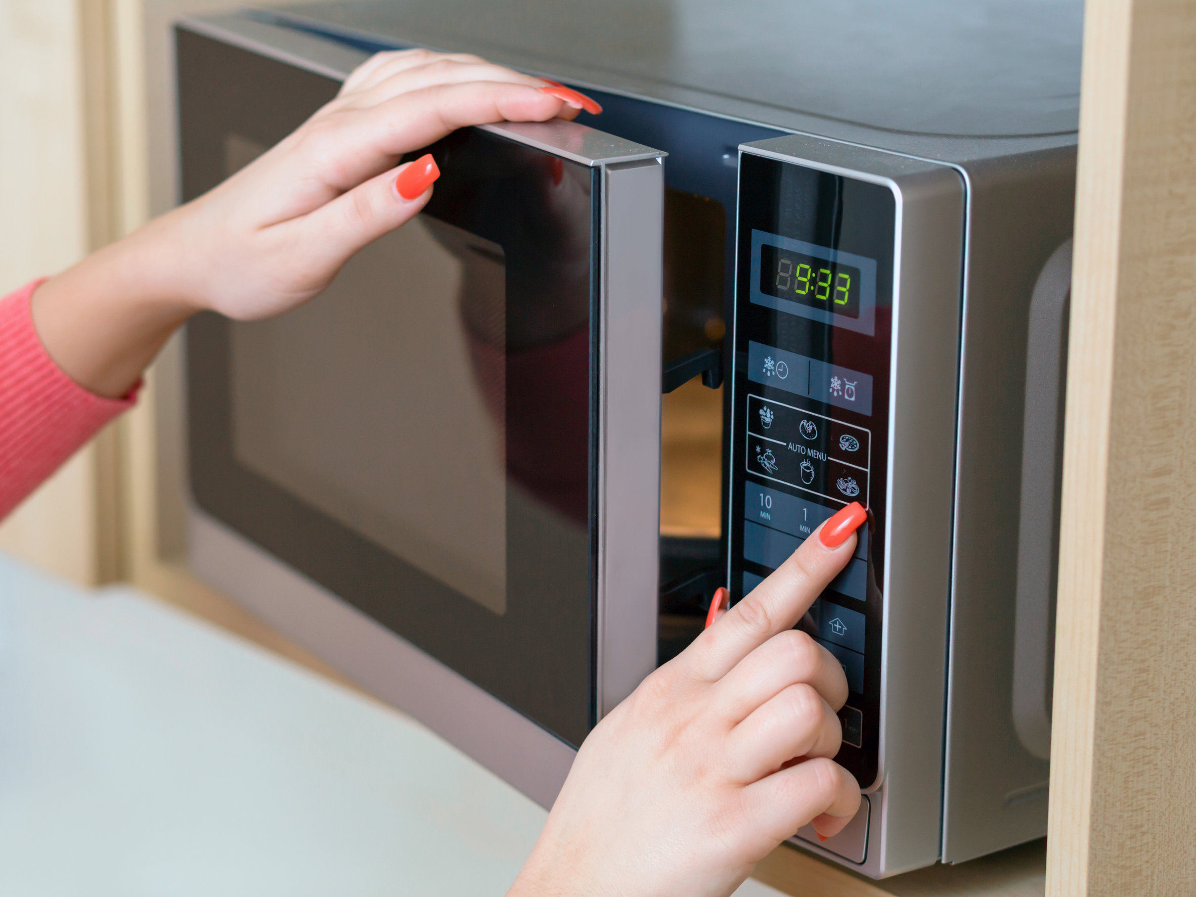Using microwave oven