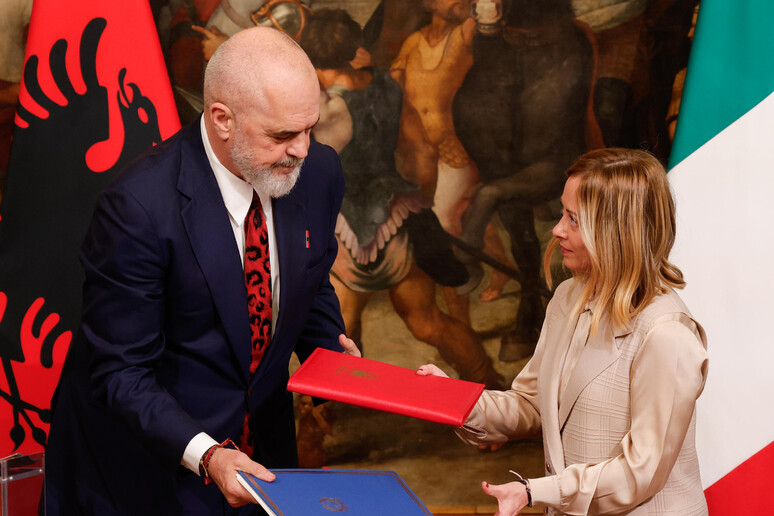 0d764d53d91eced199daf387ce49343a