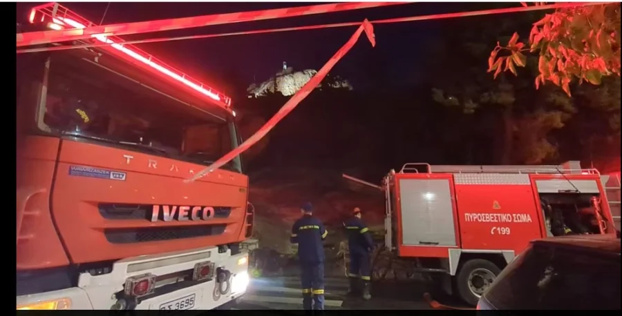 Αναστάτωση για φωτιά στον Λυκαβηττό