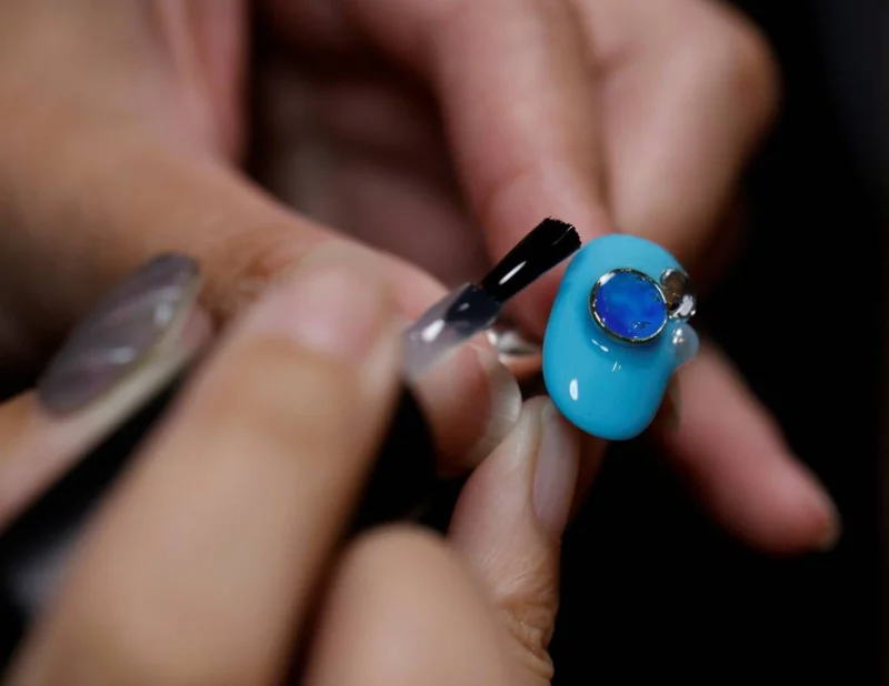 Japanese manicurist turns sea trash into nail art