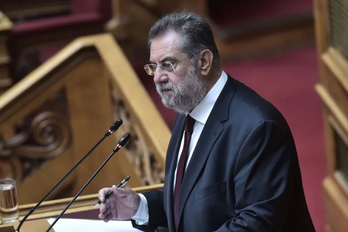 andreas-panagiotopoulos-696x465