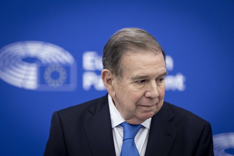 Η Βενεζουέλα προσφέρει αμοιβή $100.000 για τη σύλληψη του ηγέτη της αντιπολίτευσης