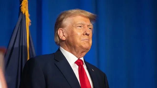 SR_23.07.20_PoliticalLeadersFavorability_feature-jpg