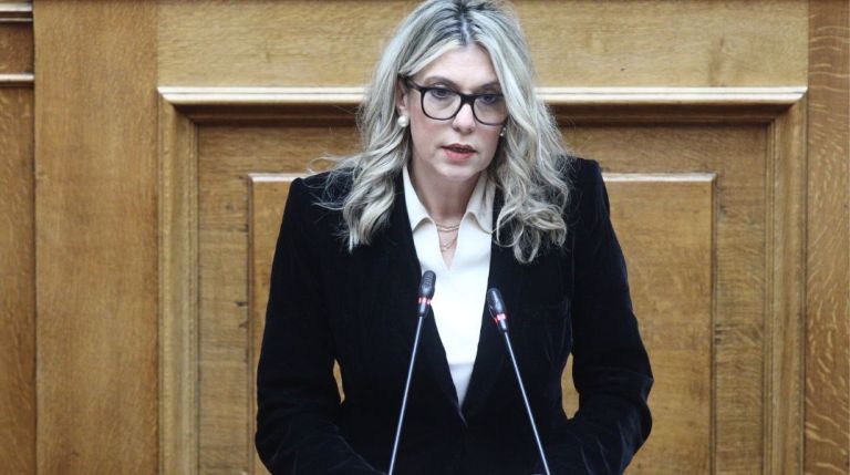 anna-karamanli-yfipourgos-tourismou-anasximatismos