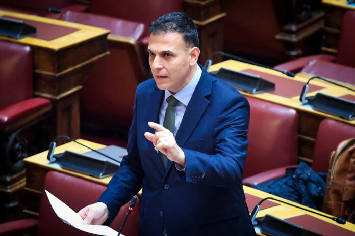 giorgos_karameros-696x464