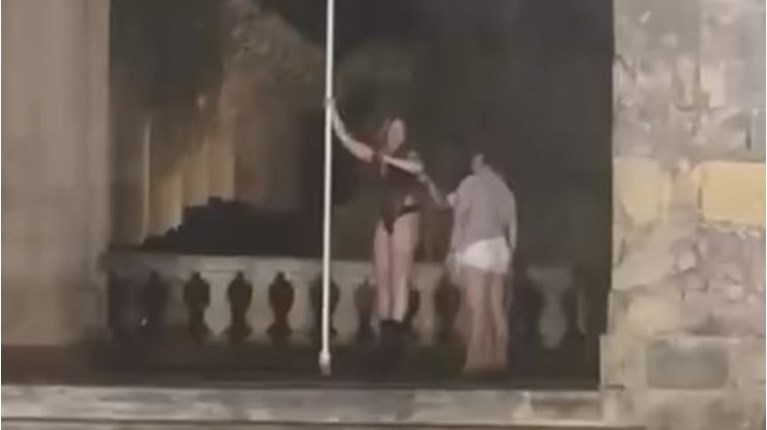 390299c034af4e43a56742bb8674c0dd