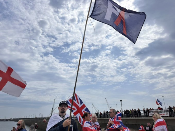 GwOSlUoWAAELgxG-600x450