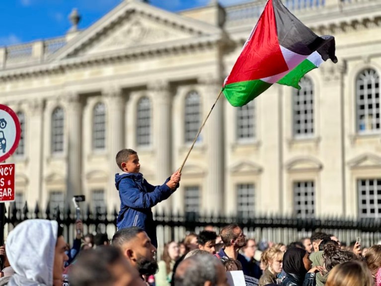 photo-1697310571388-b7aa50375ddb