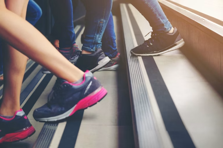 premium_photo-1664303769067-003d34c3a699