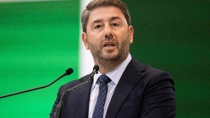 w27-84235GqW5AcWUAAVaDA