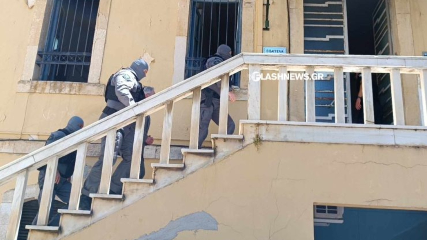 xania_aselgeia_anakritis