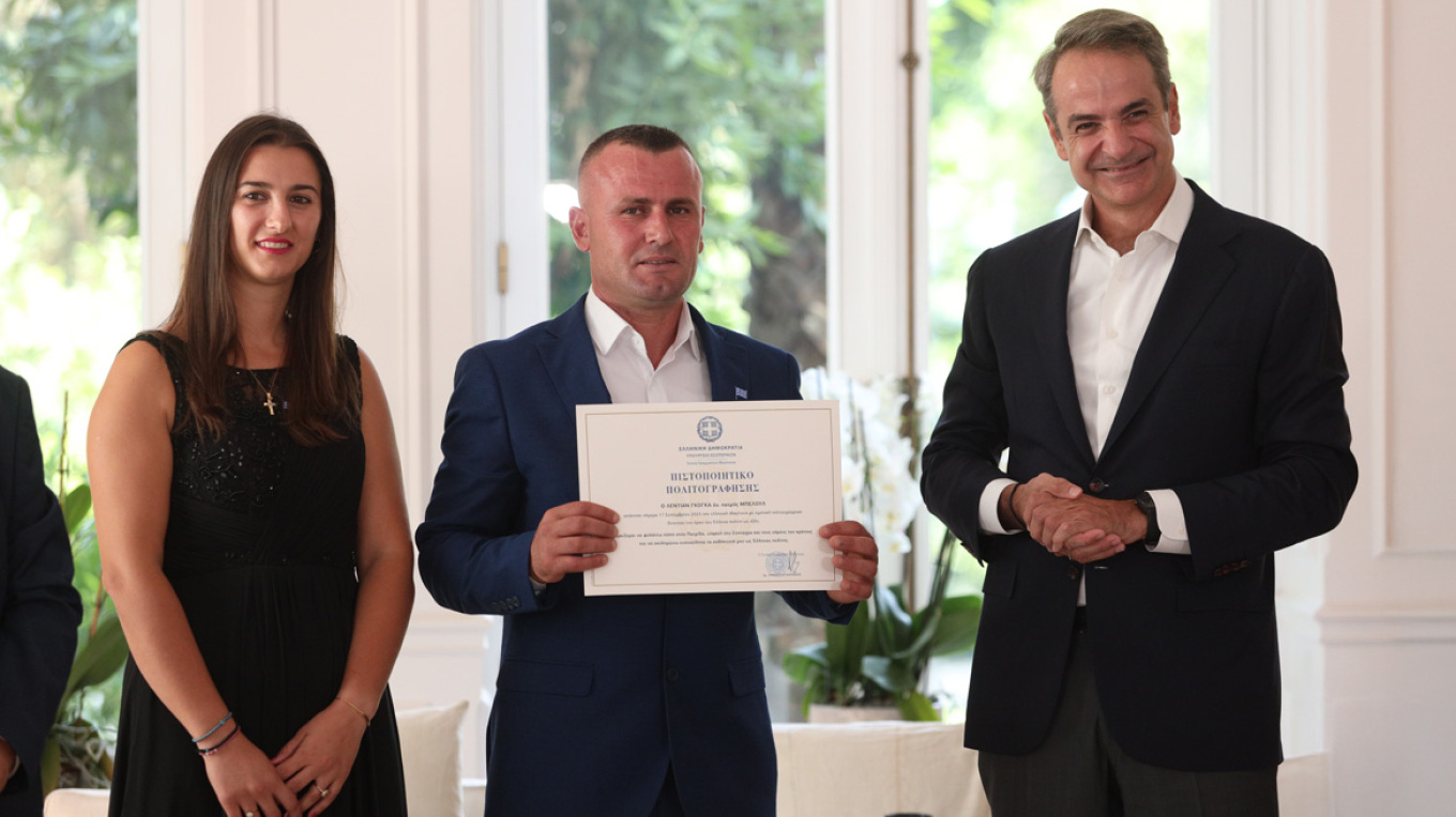 xrwma-mitsotakis-01 (1)