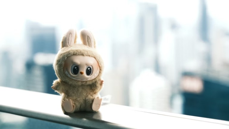 photo-1747819744751-8816ec6b2dee