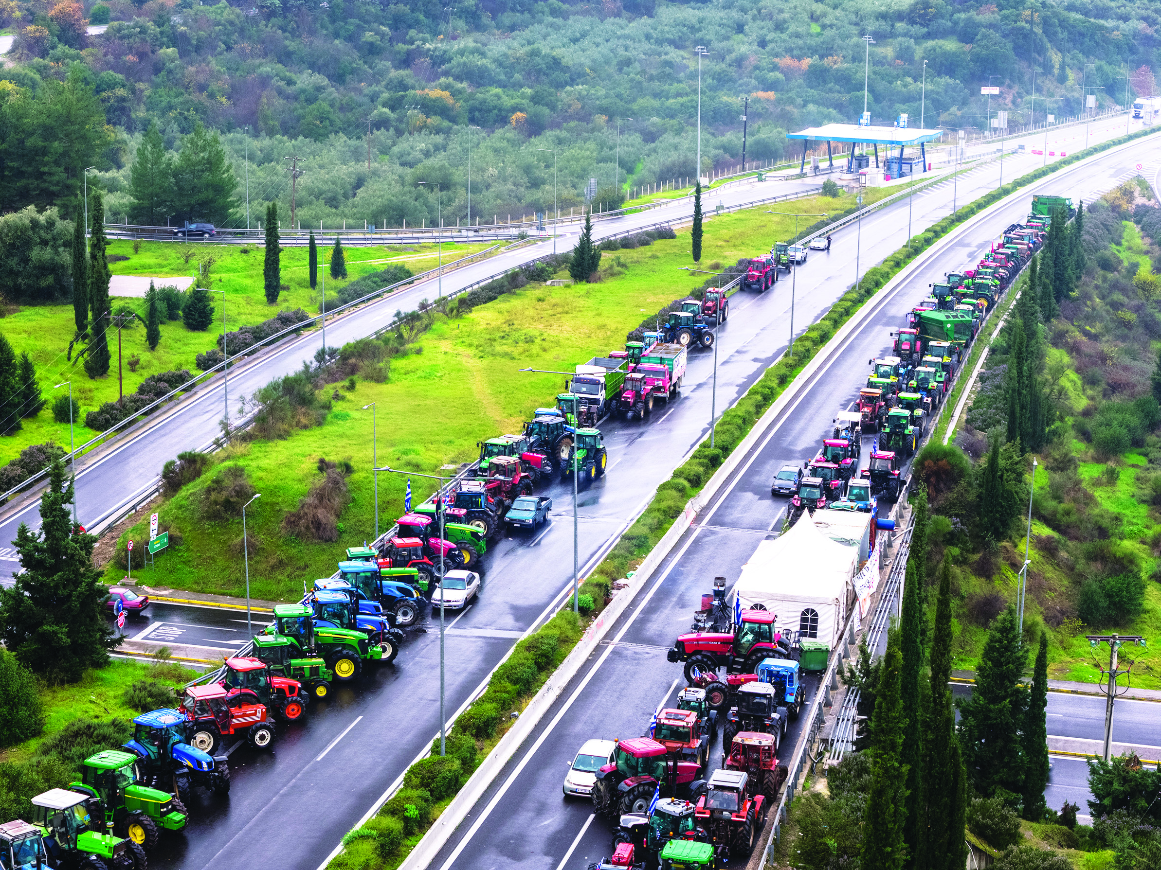 ΟΔΟΙΠΟΡΙΚΟ ΣΤΑ ΜΠΛΟΚΑ ΤΩΝ ΑΓΡΟΤΩΝ ΑΠΟ ΤΗ ΘΕΣΣΑΛΟΝΙΚΗ ΠΡΟΣ ΤΗΝ ΑΘΗΝΑ  (ΑΝΤΩΝΗΣ ΝΙΚΟΛΟΠΟΥΛΟΣ/EUROKINISSI)