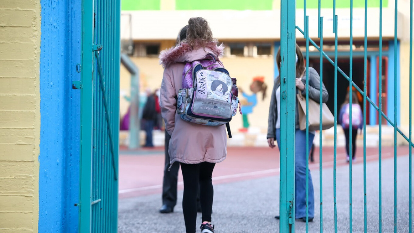 sxoleio-mathitria-mathites