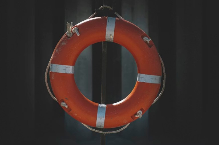 photo-1626095824320-35bb3d664b97