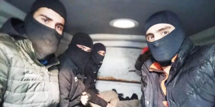 greek_police_using_migrants-750x375