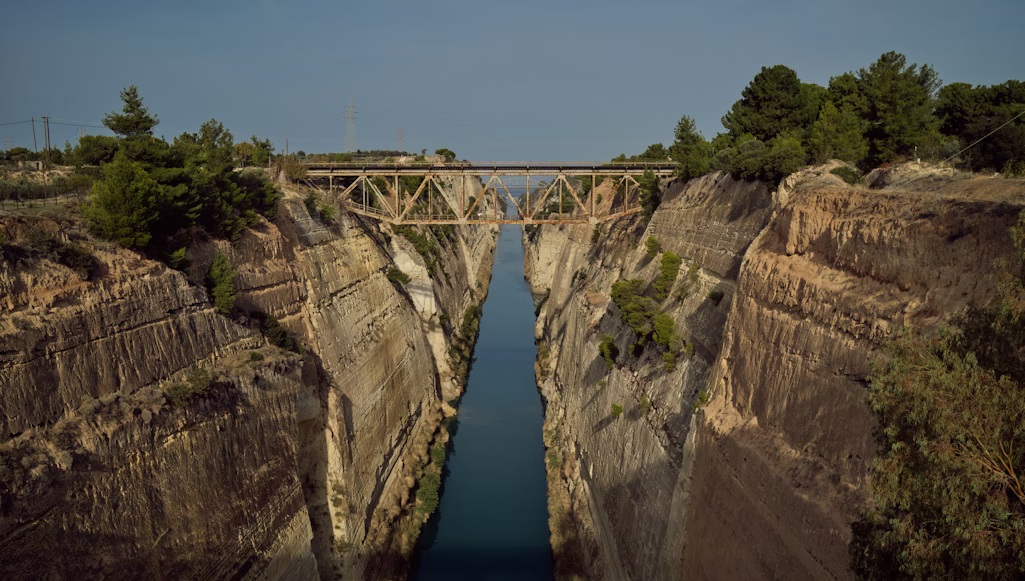 photo-1637062994465-5609db631264