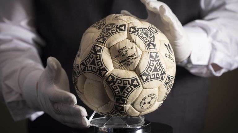 skynews-maradona-hand-of-god_7329901